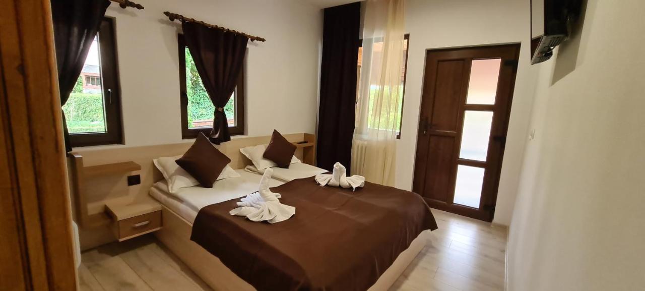 Hotel Casa Edy à Sovata Extérieur photo