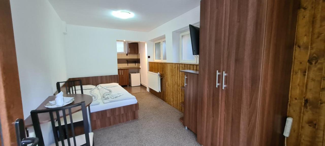 Hotel Casa Edy à Sovata Extérieur photo