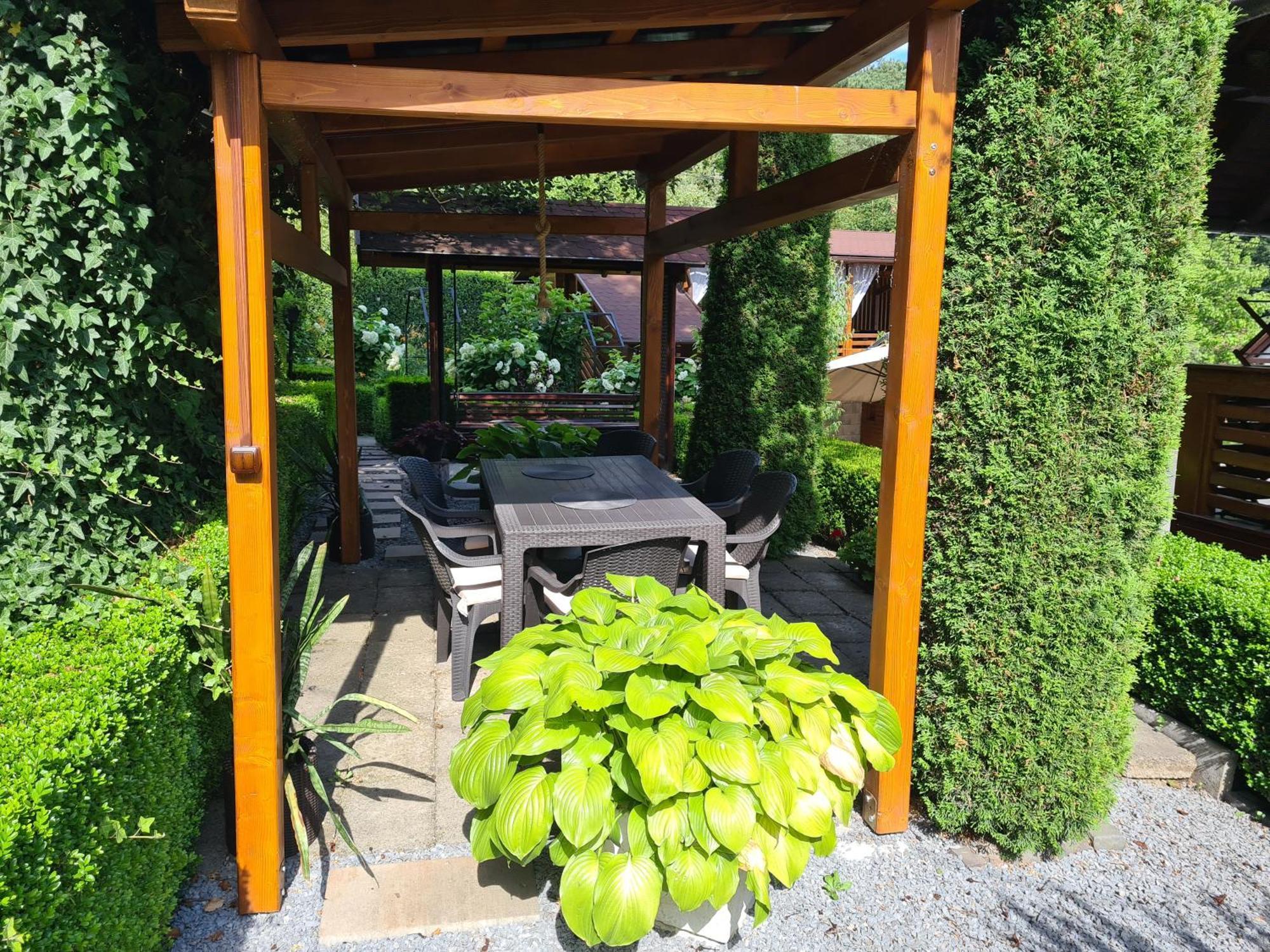 Hotel Casa Edy à Sovata Extérieur photo